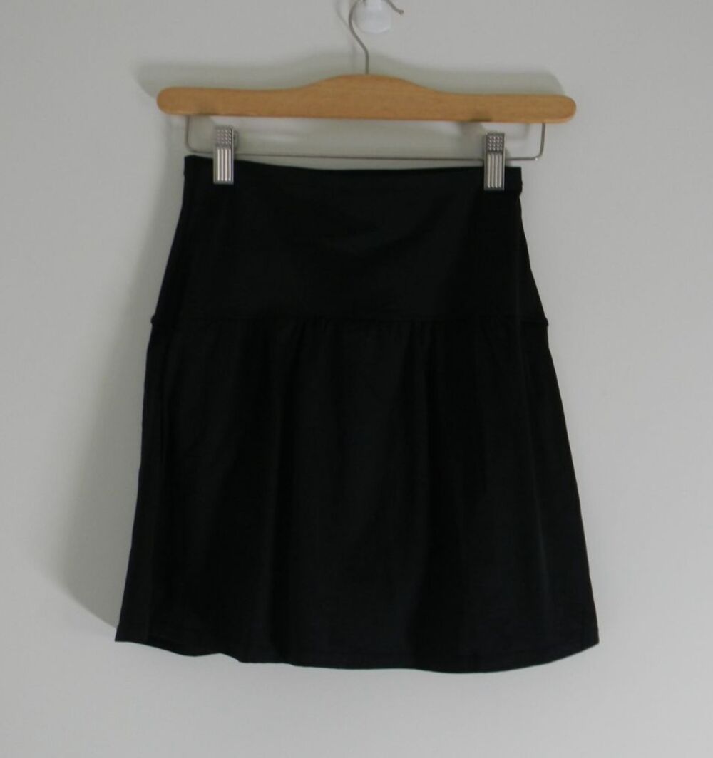 Leilani Black Swim Skirt Tummy Thinner Modest Size 6 NWOT - Picture 2 of 4